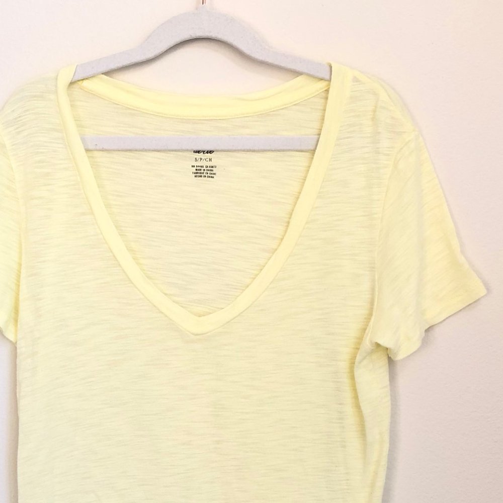 2/$20❤️ Aerie Lightweight Best T V-Neck Tee Bundle - Picture 4 of 5